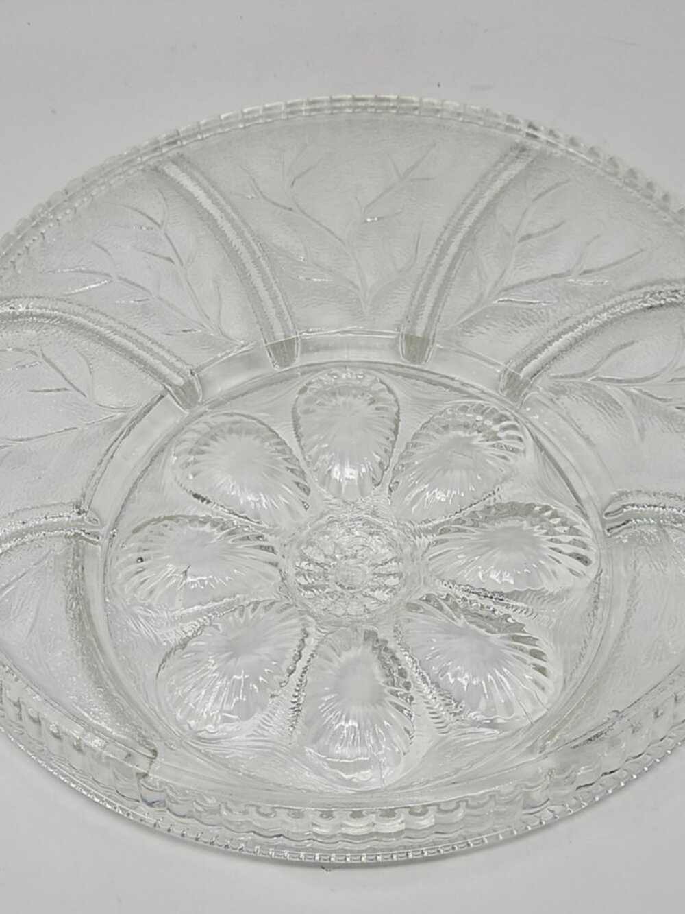 Vintage 1960s Indiana Pebble Vine Clear Glass Deviled Egg Snack Serving Platter - Picture 5 of 5